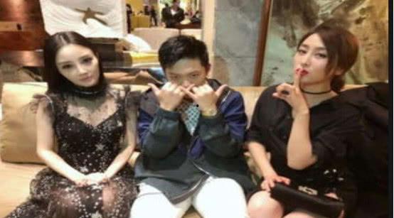 娱乐圈9点半吃瓜