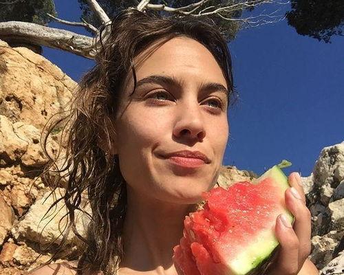 娱乐圈吃瓜照片模板图,明星真实生活幕后曝光，吃瓜照片模板图带你一探究竟